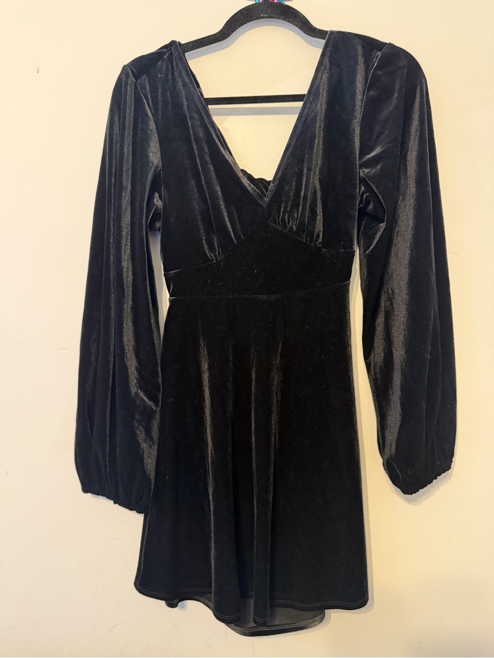 Topshop Black Velvet V-Neck Long-Sleeve Mini Dress